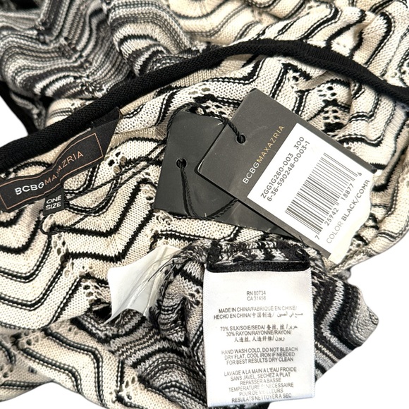 BCBGMaxAzria new tunic style top black and white short sleeve one size f… - Picture 7 of 7